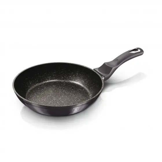 Noutate Tigaie, 24 cm, Metallic Line Carbon Pro Edition - BH/6889NPR